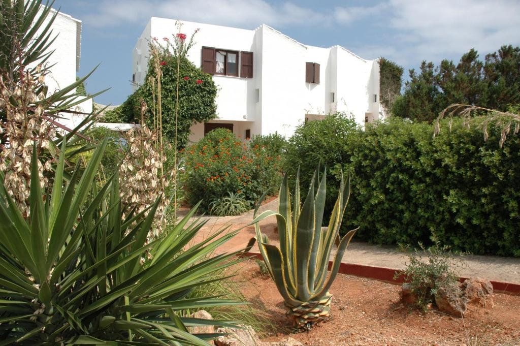 Apartamentos Sa Cornisa Cala Morell Esterno foto